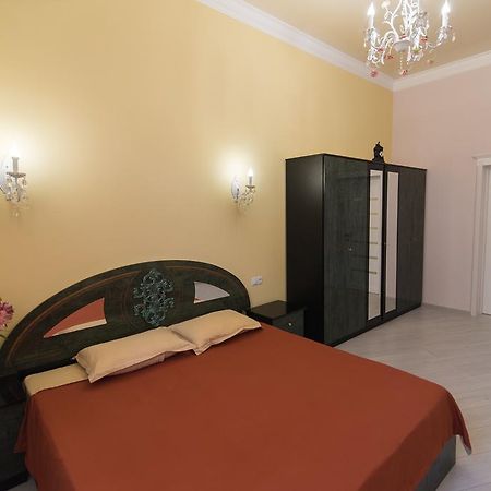 Vip Apartment In The Very Center Of Odessa With Sea View ภายนอก รูปภาพ